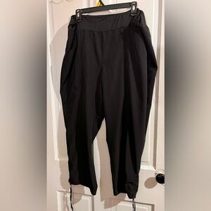 Maurices Women’s 22 /24 Black And Gray Pull On Ruched Crop Pants